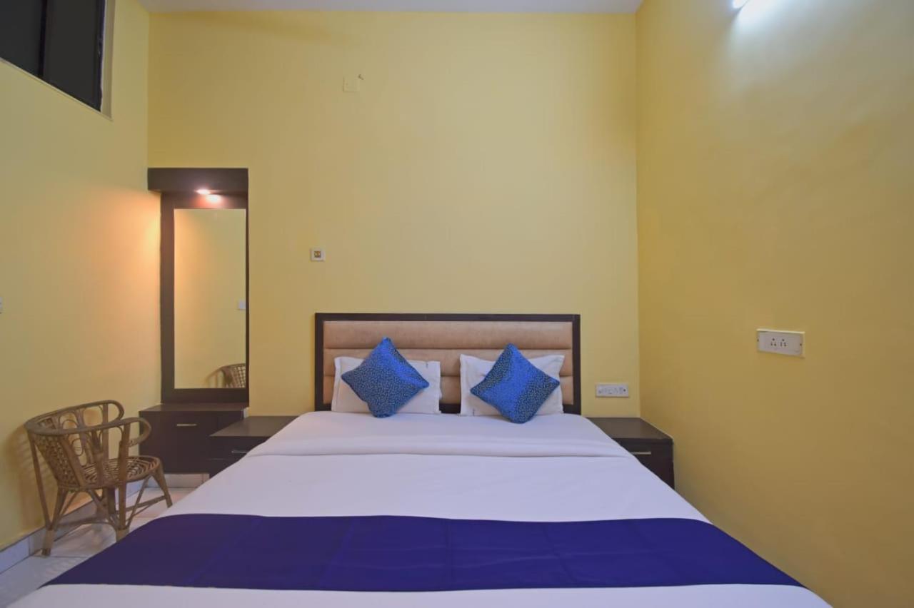 Hotel Jingle Inn Kalkutta Zimmer foto